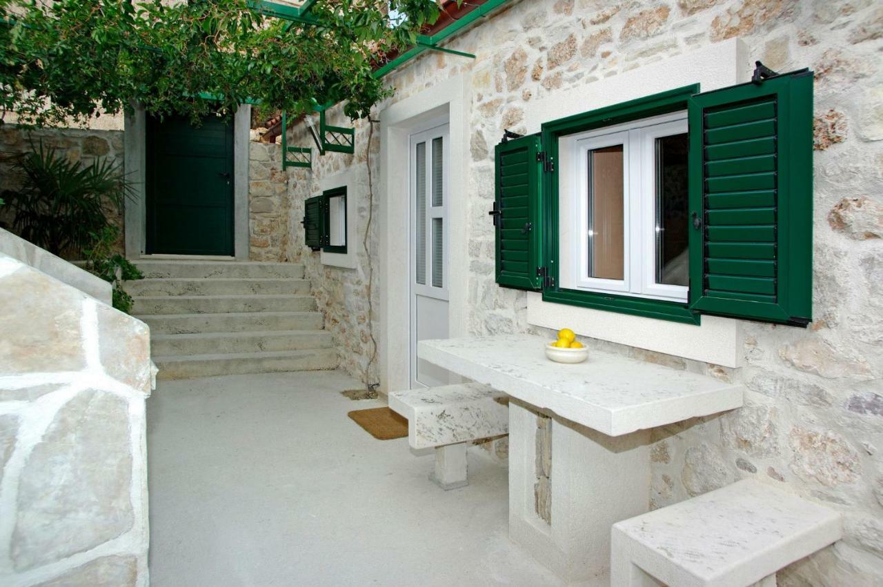 Apartment Menego A2 Bol-Center, Croatia 外观 照片